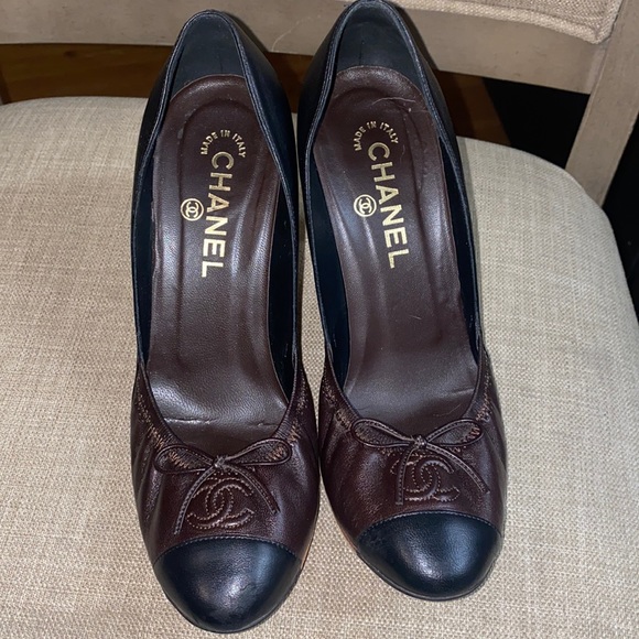 Authentic Chanel pumps size 8.5 - Picture 1 of 14